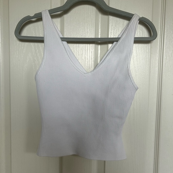 Aritzia babaton white v-neck sculpt knit tank!! - Picture 3 of 3